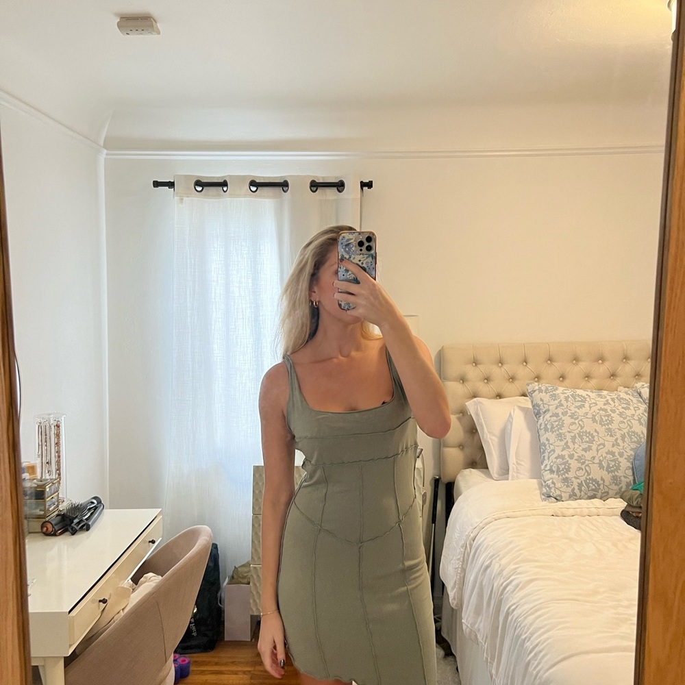 Green Sleeveless Dress